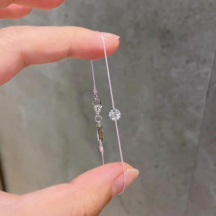 Pearl White - ブレスレット 女性用 シンプル ピンク 小花 ジルコニア 編み込み 手首アクセサリー かわいい ファッション 軽量 華奢デザイン 普段使い 華やか アクセント ジュエリー 手元 おしゃれ デイリー コーディネート