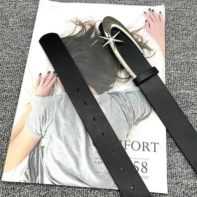 ウエストベルト 女性用 牛仔パンツ コーディネート ベーシック 星 ムーン モチーフ ファッション シンプル デコレーション 革ベルト 普段使い 軽量 伸縮性 ブラック シルバー