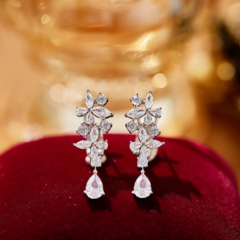 Tourmaline - イヤリング 女性用 夏 馬眼石 フラワーバタフライ デザイン ゴールドメッキ 流蘇 ドロップ型 大人 エレガント 高級感 軽量 揺れる アクセサリー ファッション ジュエリー 華やか 洗練 ゴールド アクセント 日常使い コーディネート