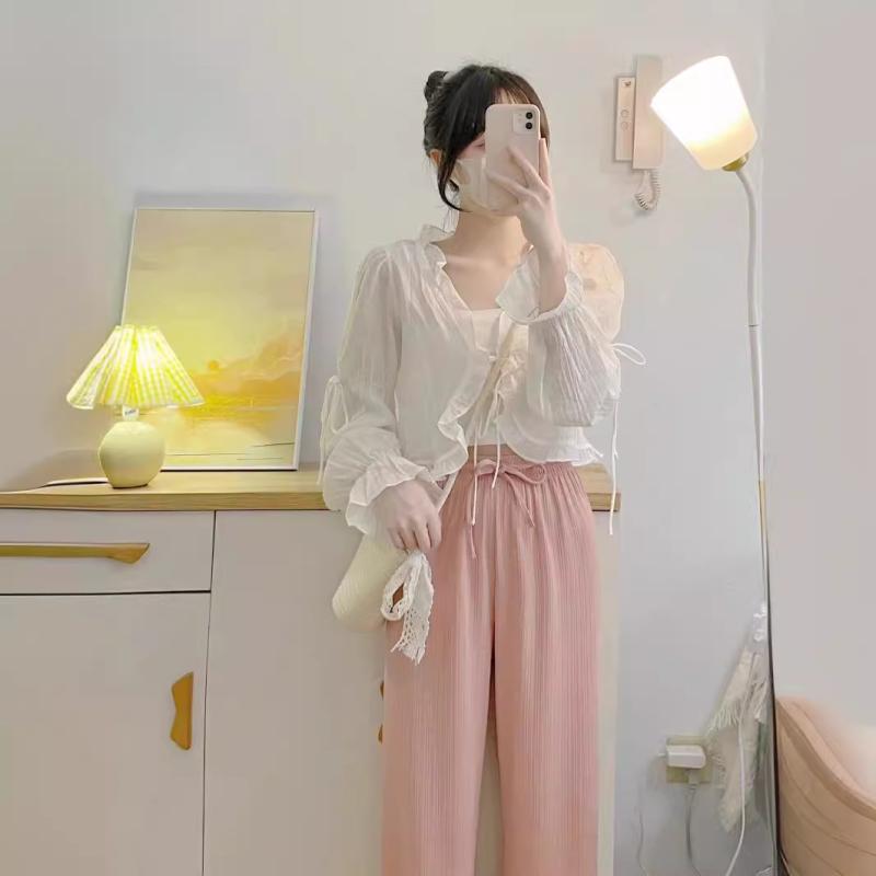 乐天商城 - ブラウス 女性用 春夏 防紫外線 Vネック 長袖 短め丈 ワイドシルエット フリル ガウン 軽量 コットン混 ピンク系 アイボリー ブラック 接触冷感 吸湿速乾 通勤 普段使い カジュアル トップス シャツ チュニック