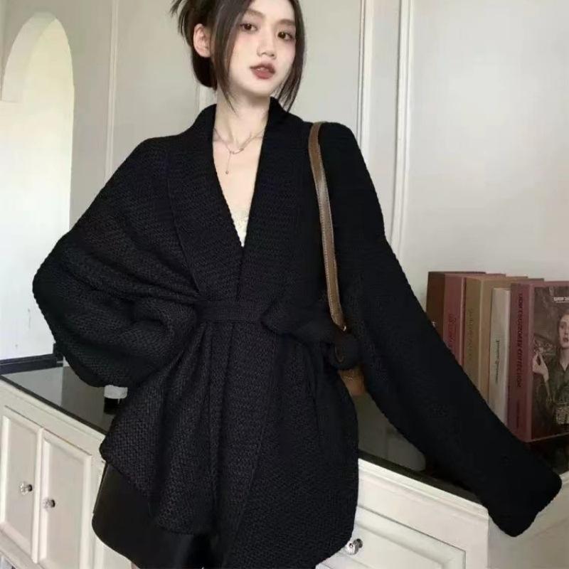 Rakuten - ニットセーター 女性用 秋冬 Vネック 系帯 デザイン 復古 ゆったり ゆるい ゆったり ニット セーター 毛衣 コート トップス 切り替え デザイン コットン混 暖かみ ゆったりシルエット レイヤード スタイル ベーシック アイテム ダークカラー