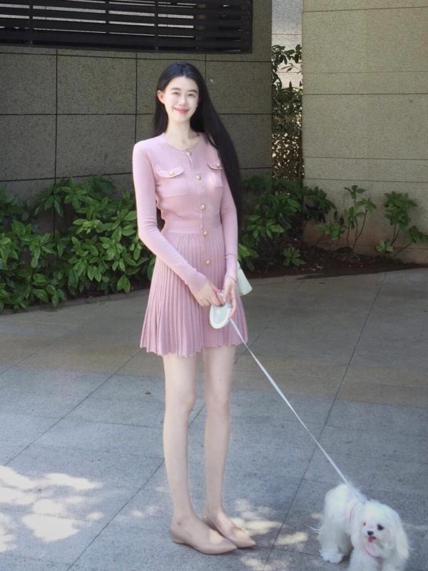 Rakuten - ニット ワンピース 女性用 早秋 ピンク フレンチスタイル 気質 短め スカート 柔らかい素材 軽量 伸縮性 ハイウエスト 膝上丈 フェミニン シルエット 普段使い 通勤 通学 秋 秋冬 ベーシック アイテム