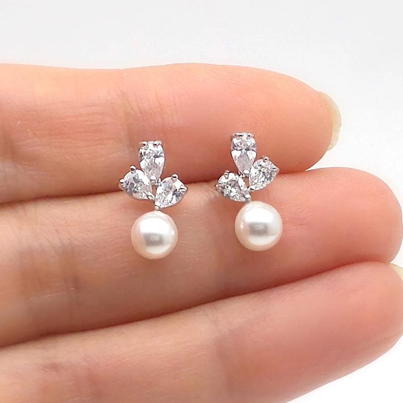 ピアス イヤリング ピアス 女性用 ファッション メープルリーフ 人工パール ドロップ型 ジルコニア 装飾 軽量 普段使い かわいい シルバー調(4.0)