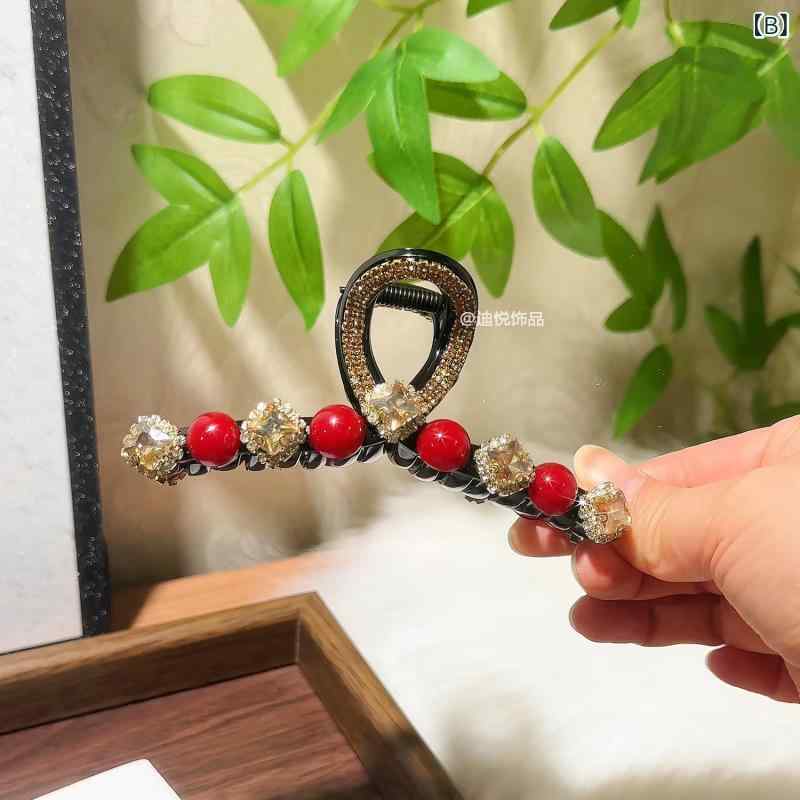 リバーパディのヘアアクセサリー 韓国 高級感 ヘビー ラインストーン チェーン つかみクリップ イーグル 軽量 ラグジュアリー サメクリップ フラッシュ ジルコニア ファッション アップヘア ピン ヘアクリップ 女性用 かわいい 普段使い シルバー系 金属 伸縮性｜アングル2