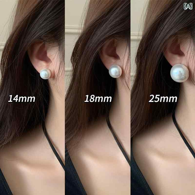 リバーパディのイヤリング 女性用 S925 純銀 超大 半円 パール 復古 気質 スタッド 耳飾り 大型 真珠 デザイン 高級感 かわいい アクセサリー シンプル 華やか 普段使い 結婚式 対応 軽量 輝き シルバー アクセント｜アングル2