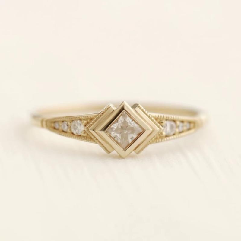 指輪 女性用 シンプル ミニマル スクエア ジルコニア ゴールド アクセサリー かわいい 日常使い ファッション ジュエリー 輝き 高級感 軽量 細身 ゴールドカラー 通年