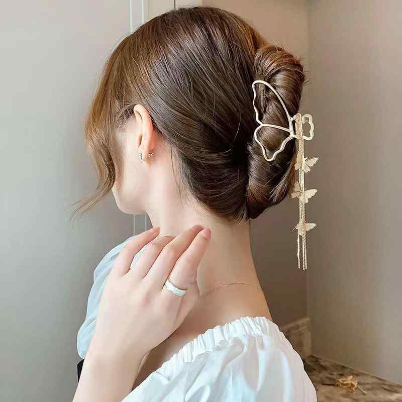 樂天商城 - メタル ヘアクリップ 女性用 バタフライ モチーフ 流すす 飾り 後頭部 アップスタイル 固定 ヘアアクセサリー 金属製 耐久性 シンプル デザイン かわいい ヘアアレンジ 日常使い 髪飾り 髪留め クリップ