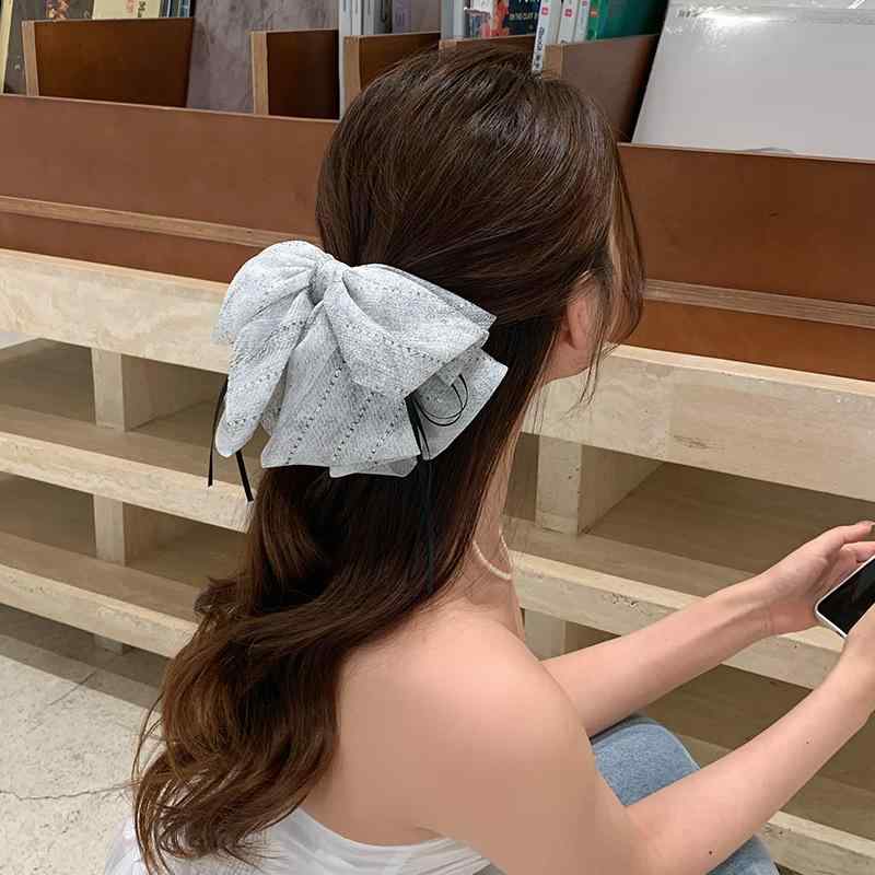 樂天商城 - ヘアアクセサリー 女性用 春 軽量 雪紡 フリル リボン バタフライ クリップ 後頭部 ハーフアップ ヘアピン 頭飾 ヘア飾り かわいい 揺れる 軽い 通勤 普段使い 柔らかい 綿 ピンク系 アイボリー