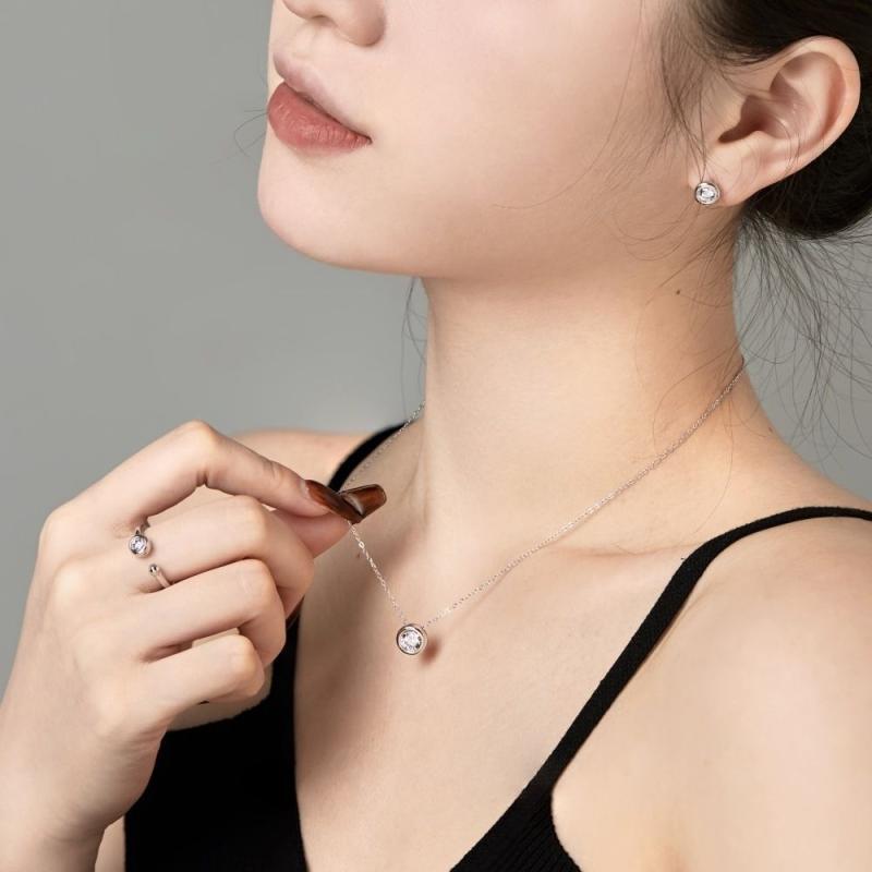 Women's Jewelry Set: S925 Silver Single Stone Zirconia Earrings, Necklace, and Ring. Simple, Fashionable Set for Everyday Wear. Lightweight, Sparkling, and Luxurious. Stylish and Modern Silver and White Accessories for Women.