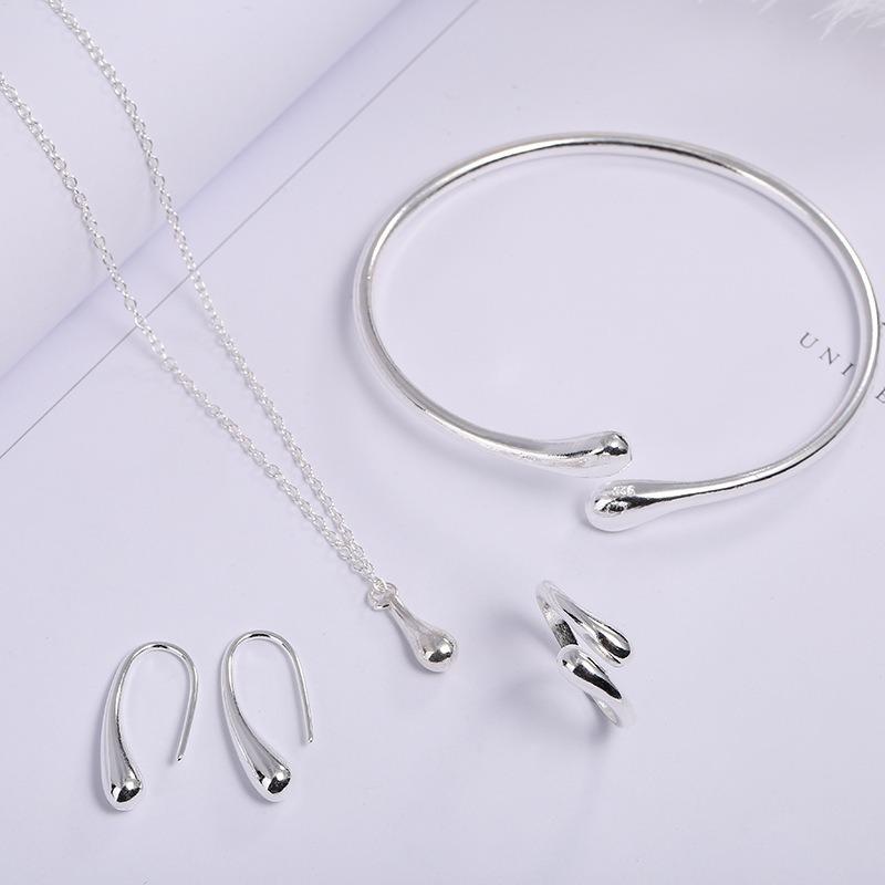 按颜色 - レディース アクセサリー セット かわいい 水滴型 手首用ブレスレット チェーン ネックレス イヤーカフ 指輪 4点 セット ゴールド調 電気メッキ加工 シンプル 普段使い ギフト 対応 軽量 華奢 デザイン シルバー ゴールド ピンクゴールド 選択可