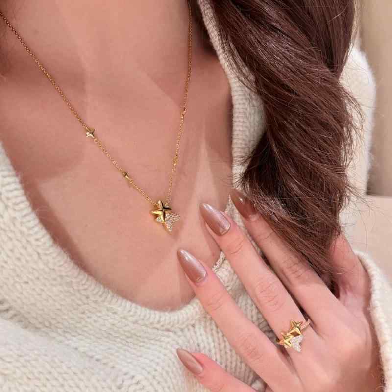 ネックレス セット フレンチスタイル 軽量 復古 デザイン ジルコニア 装飾 ダブル ツインスタ フォースター ペンダント 高級感 精密加工 バリエーション 洗練 ファッション アクセサリー ゴールド シルバー チェーン 華奢 レイヤード 普段使い 通勤(4.0)