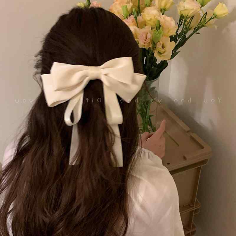 ヘアクリップ 女性用 かわいい リボン 蝶結び 接触冷感 夏 春夏 軽量 優雅 気品 後頭部 ヘアアクセサリー ピンク系 アイボリー ブラック 通勤 普段使い 髪飾り