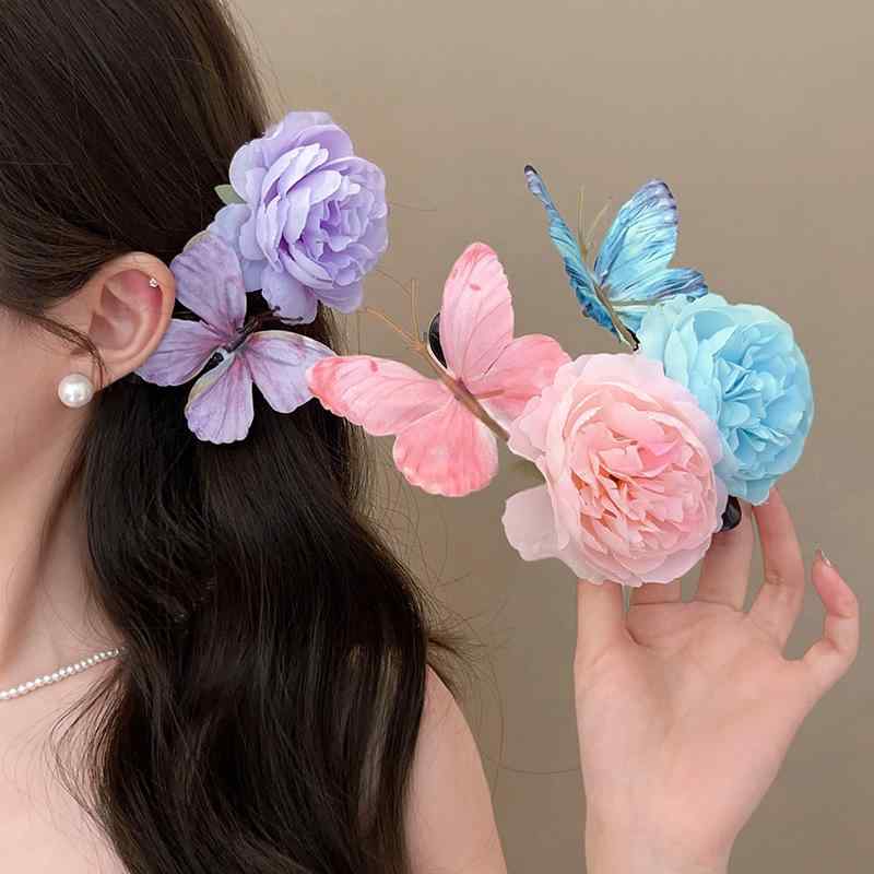 ヘアアクセサリー 女性用 森ガール 春 蝶々 立体 花柄 かわいい 鴨嘴クリップ 甘め 個性派 発飾 軽量 華やか ピンク系 アイボリー 柔らかい素材 普段使い デイリーコーデ ヘアアレンジ 春夏 アクセ
