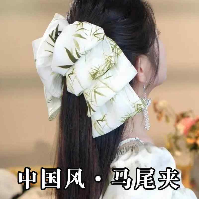 ヘアクリップ 女性用 かわいい バタフライボウ 古 国 髪飾り 顔映り良い 軽量 伸縮...