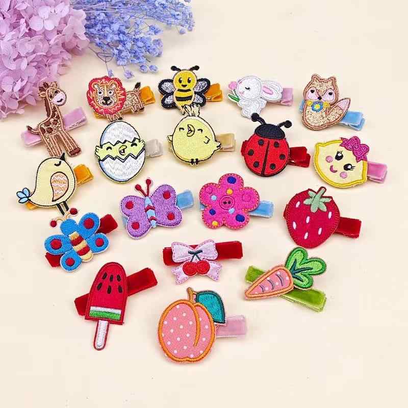 Valletta - 女の子 ヘアクリップ 動物刺繍 子供用 ふわふわ素材 全面包边 安全ピン 幼稚園 日常ヘアアクセサリー かわいい デザイン 簡単 取り付け 通学 普段使い 柔らかい 生地 ピンク系 カラー