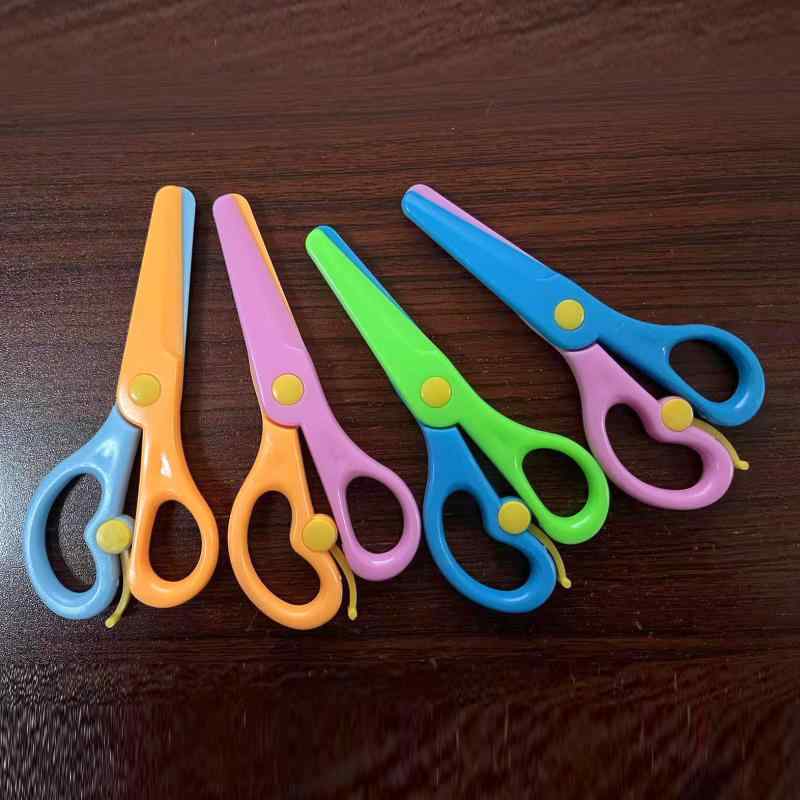子供用 安全ハサミ プラスチック製 学生 幼稚園 手芸 DIY 玩具 弾力性 指挟み防止 ...