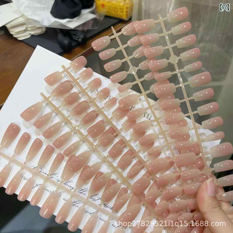 ネイルチップ ハーフセット 粉色 グラデーション スプレーペイント 着脱式 軽量 柔軟素材 ピンク系 カジュアル 普段使い 女性用 透明感 自然仕上げ 初心者向け セット 指先ケア