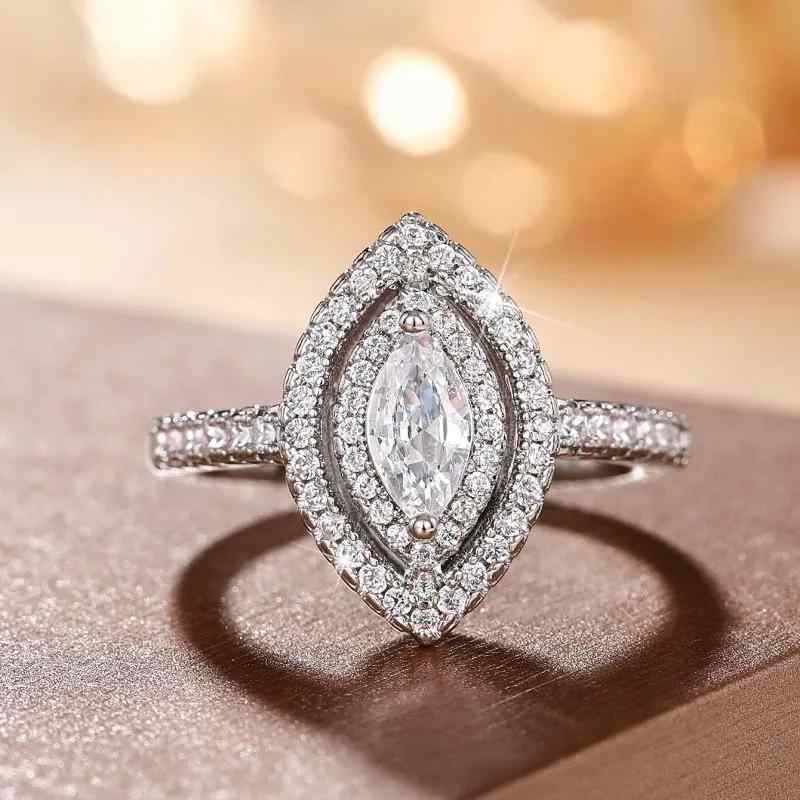 指輪 女性用 結婚指輪 馬眼カット 輝くジルコニア ウェディングジュエリー シンプ...