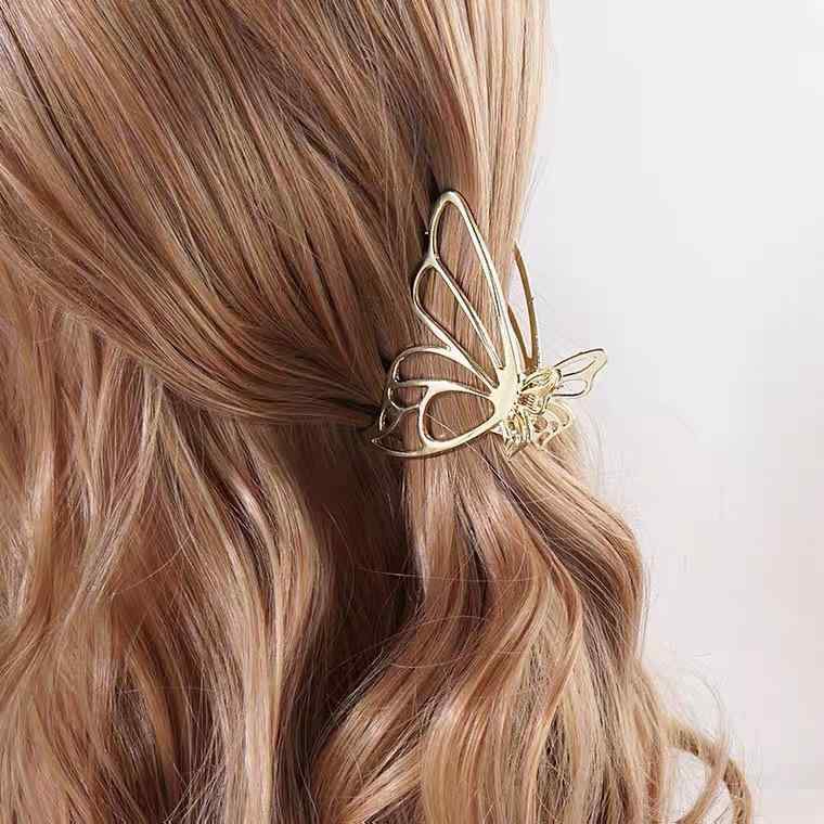 ヘアクリップ レディース 髪留め バンスクリップ 金属製 メタル 蝶々 透かし彫り バレッタ ヘアアクセサリー 髪飾り まとめ髪 ハーフアップ ヘアアレンジ おしゃれ かわいい ゴールド シルバー 高級感 きれいめ 上品 韓国ファッション シンプル カジ