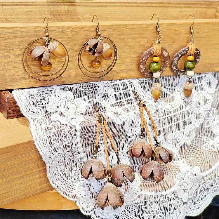 ピアス レディース 耳飾り ハンドメイド タッセル レトロ 森ガール系 ドライフルーツ モチーフ 小ぶり 個性的 気品 上品 木製 ボヘミアン 派手 大ぶり アクセサリー おしゃれ プレゼント ギフト パーティー デイリー シンプル ナチュラル カジュア