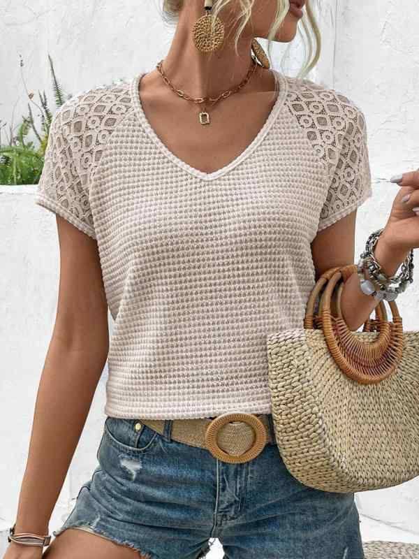 Rakuten - 春夏 Vネック 短袖 レース トップス シャツ 女性用 Tシャツ ブラウス 綿素材 伸縮性 通勤用 普段使い カジュアル 欧米 ブラック ピンク系 アイボリー 軽量 吸湿速乾 ビッグシルエット ハイネック 切り替え デザイン かわいい スタイル