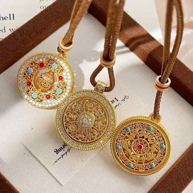 Other - ネックレス 女性用 古 チャイナスタイル 吊り下げ フクロウ モチーフ 丸ディスク ペンダント 空洞デザイン 金色 ラッキーアイテム 普段使い ファッションアクセサリー 華やか 軽量