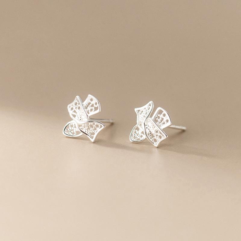 Tourmaline - イヤリング ピアス 女性用 シンプル 小ぶり バタフライボウ デザイン レース 空洞 気品 シルク リボン アクセサリー 軽量 華奢 シルバー ゴールド 春夏 秋冬 デイリー ギフト かわいい フェミニン