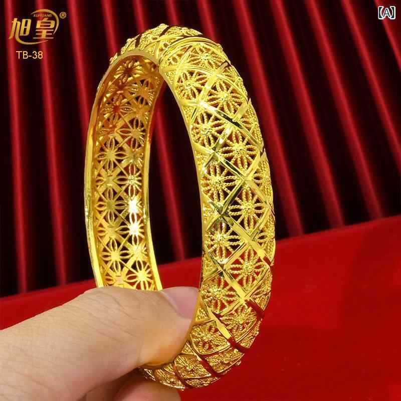 リバーパディのレディース 手首アクセサリー 女性用 ゴールド ブレスレット バングル 24K 電気メッキ加工 空洞 彫刻 花柄 トーテム 結婚式用 シンプル 華やか ゴールドカラー 軽量 普段使い かわいい 女性向け ジュエリー アクセサリー 手元 装飾｜アングル2