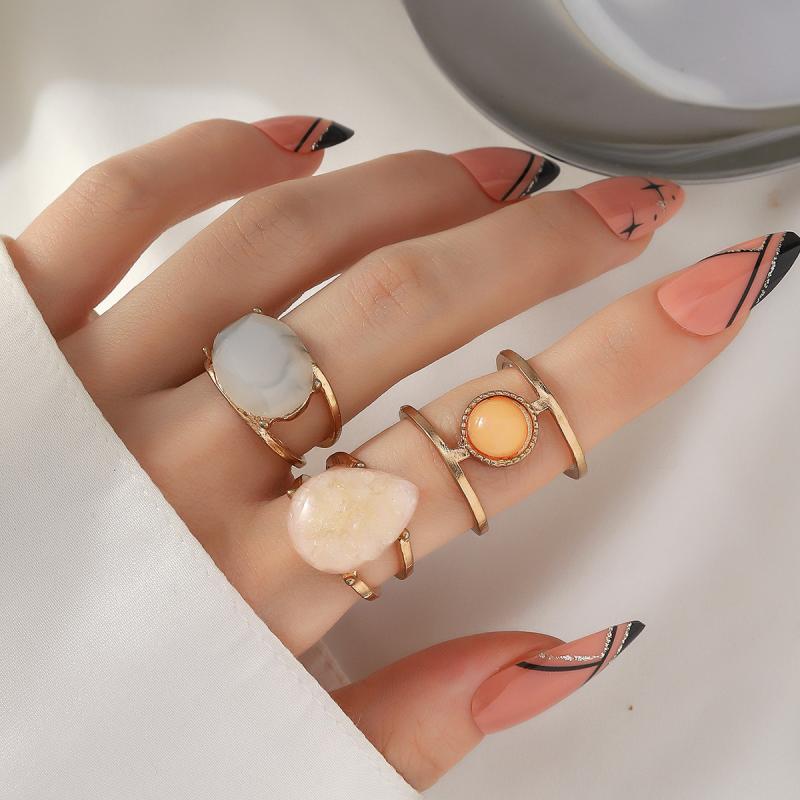 Women's Jewelry Set: 3-Piece Gemstone Ring Set. Stylish, lightweight, and luxurious. Perfect for everyday wear and commuting. Available in silver, gold, and rose gold. A sophisticated and elegant accessory for women, ideal for layering.