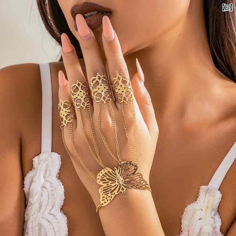 ハロウィン ゴシック チェーン リング 手首 フィンガーレス ブレスレット 女性 個性 コーン ネイル チェーン リング アクセサリー シルバー メタル ゴールド ブラック 秋冬 レイヤード スタイリング ファッション ジュエリー かわいい 神秘的 デザ 3