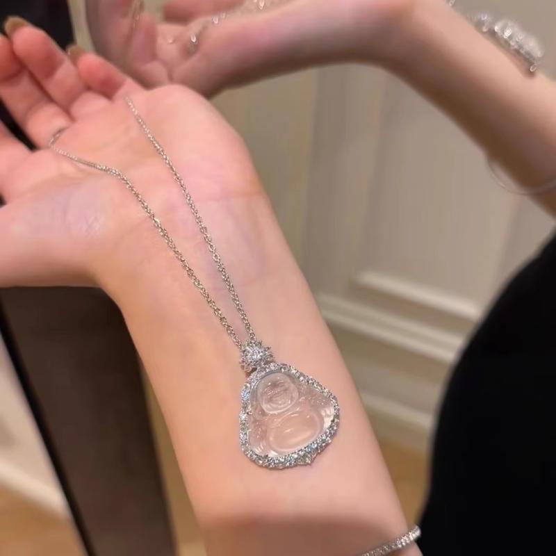Beads - ネックレス 女性用 かわいい ラッキーアイテム 大仏 吊り下げ チャーム 軽量 鎖骨チェーン 気質 高級感 緑系 玉石 アクセサリー 通勤 普段使い シンプル デザイン