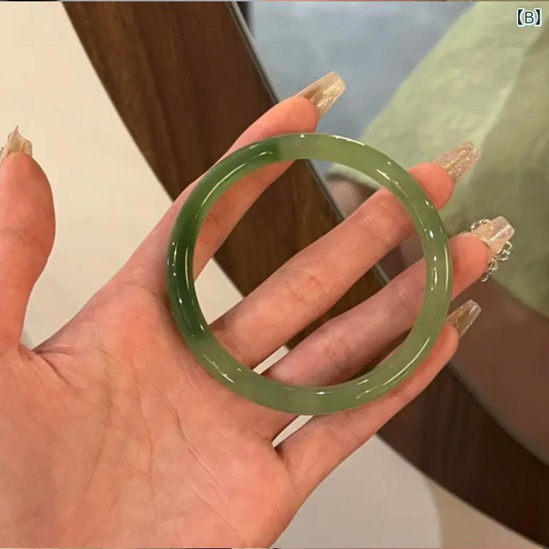 ブレスレット 女性用 軽量 高級感 シンプル デザイン ガラス 古 インスピレーション 汎用 アクセサリー 8mm 細身 透明 クラシック モダン 普段使い ギフト ジュエリー 手首用 洗練 スタイリッシュ 繊細 輝き ベーシック レイヤード シルバー 3