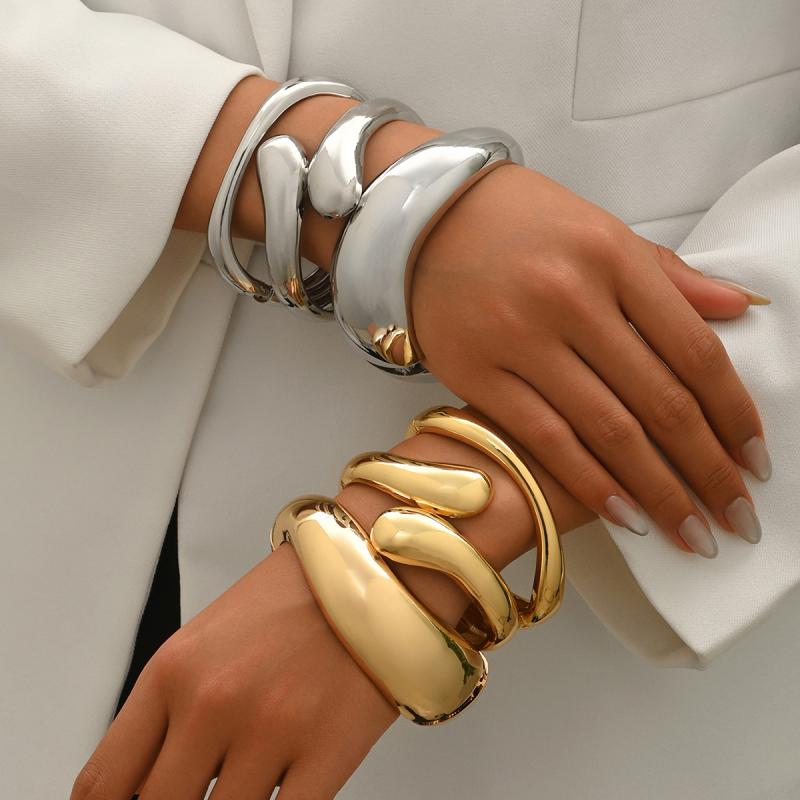 Leather - レディース 手首アクセサリー ブレスレット 女性用 軽量 シンプル デザイン 幾何学模様 光沢 メッキ加工 個性派 バングル 腕輪 手飾り 普段使い シルバー系 ゴールド系 高級感