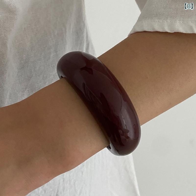 リバーパディのアクセサリー 女性用 メンズ インスピレーション 金属 ブロック ワイドフェイス ブレスレット ヴィンテージ 赤 光沢 オープン リング 手首回り 普段使い 軽量 シンプル シルバー ゴールド 色｜アングル3