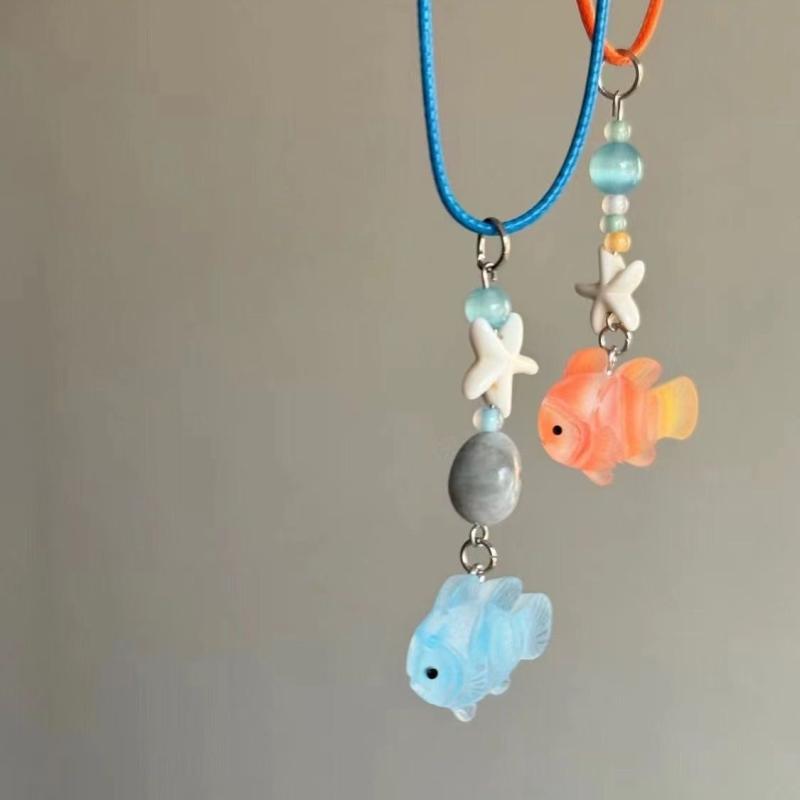 Chromium - ネックレス かわいい 橘色 小魚 デザイン 猫眼石 ブルー 串珠 鎖骨チェーン 情侣用 手作り 女性用 軽量 アクセサリー 普段使い ロマンチック ジュエリー ピンク系 カラー シンプル チェーン アクセント