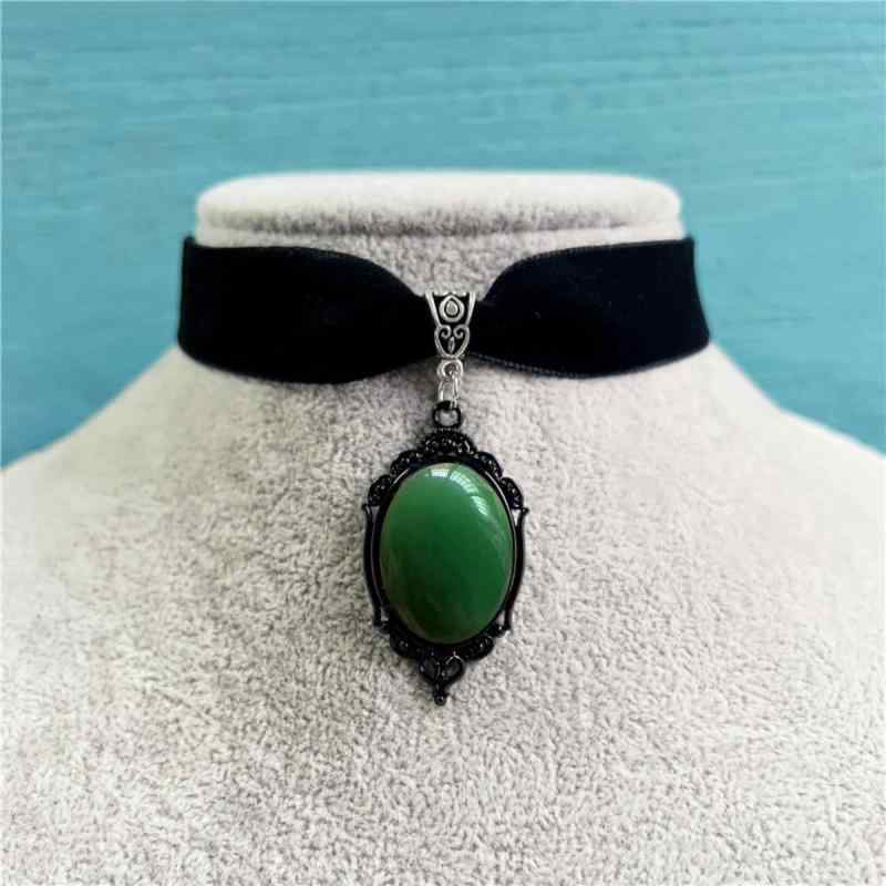 ネックレス ゴシック 緑宝石 クォーツ 水晶 女性用 蝶 ファッション かわいい アクセサリー 普段使い 軽量 輝き 高級感 シルバー加工 春夏 秋冬