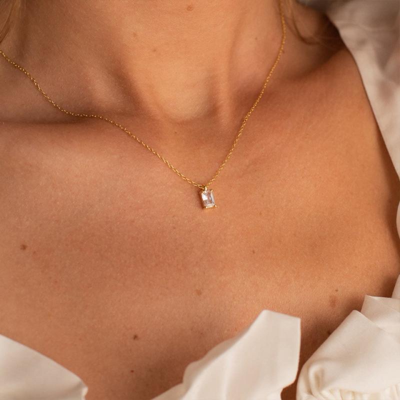 SWAROVSKI - ネックレス 軽奢 ファッション アクセサリー ステンレス ミニ ジオメトリック スクエア ジルコニア ペンダント シンプル モダン 女性用 普段使い ギフト スタイリッシュ 軽量 耐久性