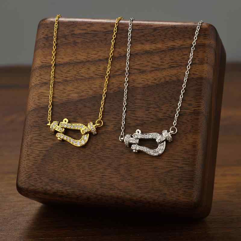 ネックレス 女性用 軽量 高級感 フルジルコニア 馬蹄バックル U字 チタン ステンレス 鎖骨チェーン 軽奢 インスピレーション アクセサリー シンプル デイリー シルバー 細身 レイヤード 普段使い 華奢 モダン