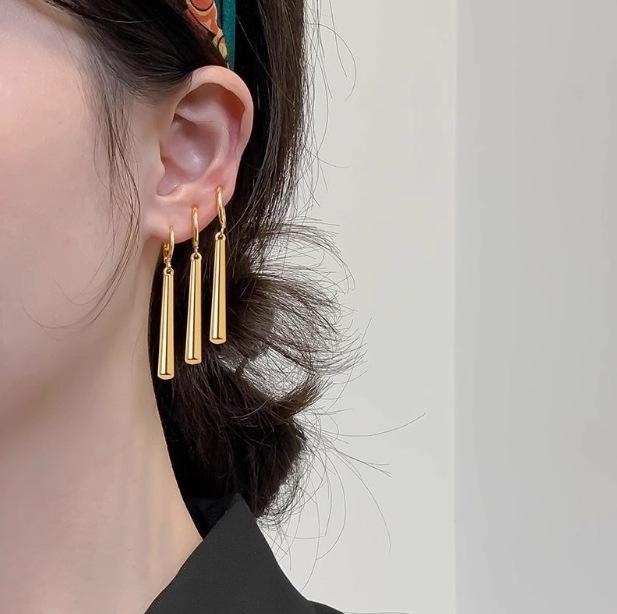 イヤークリップ ソロン モデル 海賊王 同型 メンズ 女性用 耳なし アクセサリー 個性派 潮スタイル 軽量 シルバー調 普段使い シンプルデザイン イヤーカフ クリップオン 耳飾り