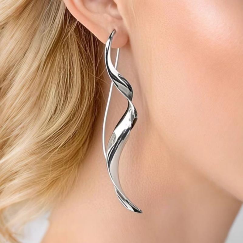 イヤリング 女性用 復古 ファッション シンプル ジオメトリック デザイン 潮 クール 淡い スタイル 軽量 金属 アクセサリー 普段使い シルバー系 ゴールド系