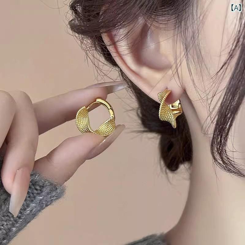 リバーパディのピアス イヤリング 女性用 復古 ツイスト ユニーク ファッション 軽量 軽奢 耳飾り 高級感 ゴールド加工 シルバー加工 日常使い かわいい アクセサリー 春夏 秋冬｜アングル2