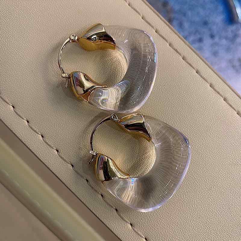 ピアス イヤリング 夏 透け感 接触冷感 クールトーン 欧米 個性 スタイリッシュ 軽量 シルバー アクセサリー ファッション アクセント 華奢 日常使い コーディネート