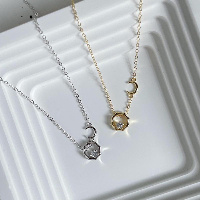 Cubic Zirconia - ネックレス 女性用 軽量 高級感 ジルコニア 日月モチーフ 太陽 月 鎖骨チェーン シンプル かわいい ゴールド加工 細身 日常使い ギフト向き
