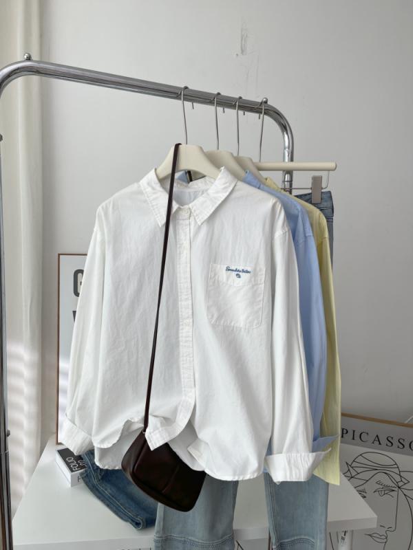 樂天商城 - レディース 長袖 シャツ トップス 刺繍 デザイン 貝殻 モチーフ ポケット 付 ゆったり シルエット 気質 スタイル 綿 混 素材 軽量 快適 普段使い 秋冬 コーディネート ブラウス チュニック ゆったり トップス