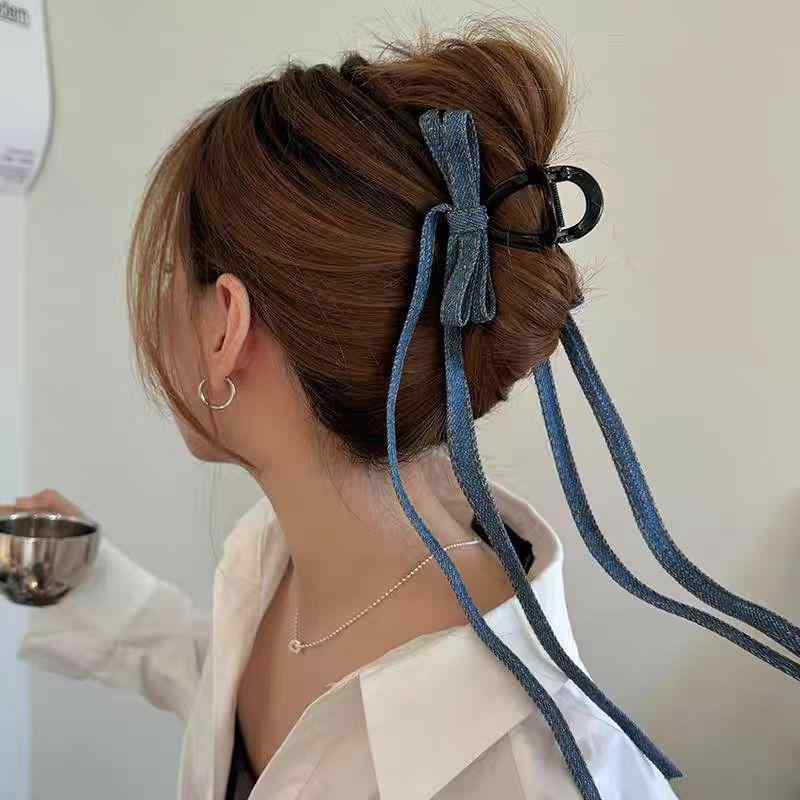 Valletta, Pattin - ヘアクリップ 女性用 韓国 かわいい 質感 バタフライ リボン 揺れる デザイン 後頭部 ポニーテール 固定 ヘアアクセサリー 超仙気 シャーククリップ 頭飾り 軽量 伸縮性 日常使い 通勤用 部屋着 コーディネート