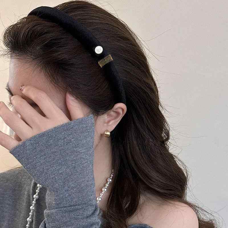 Rakuten - ヘアアクセサリー 女性用 高級感 シンプル ブラック 真珠 チェーン ヘアバンド 頭箍 気質 外出 ヘアクリップ 発卡 ヘア飾り かわいい 軽量 普段使い アクセサリー