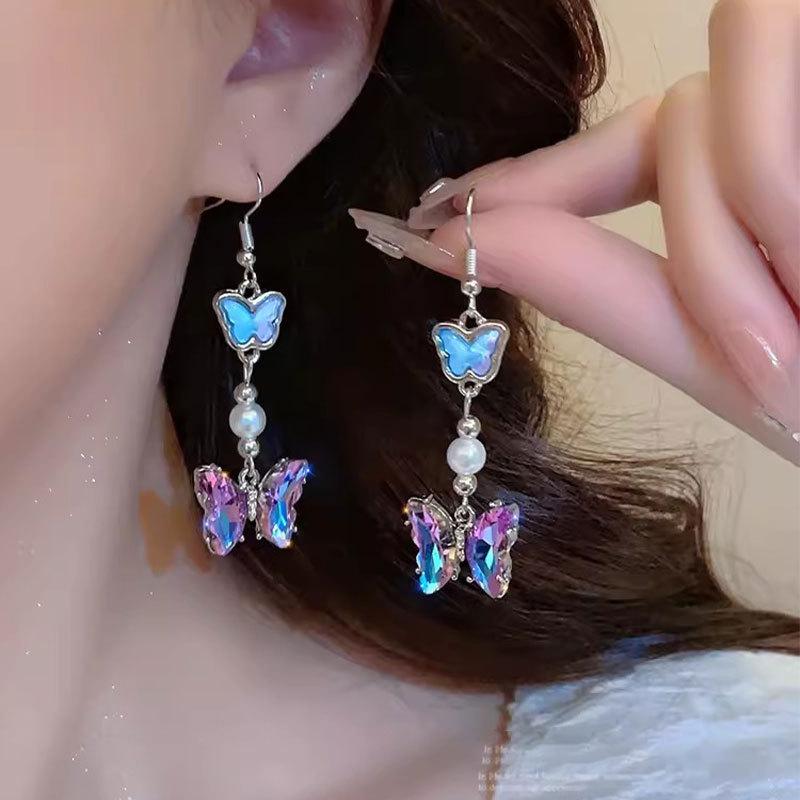 Rakuten - イヤリング 女性用 かわいい クール ファッション 耳飾り 蝶 真珠 フープ ドロップ シルバー ゴールド アクセサリー 日常使い 軽量 華やか 気品 アクセント