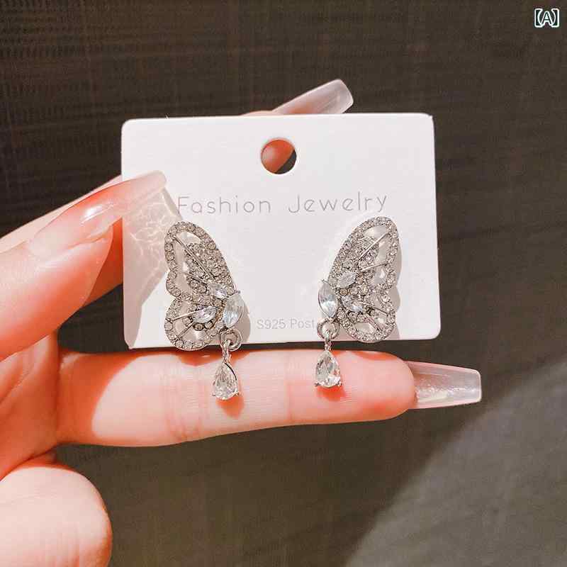 Tourmaline - イヤリング レディース ジルコニア 蝶 テーパー ドロップ型 ファッション 気質 軽量 高級感 精致 耳飾り アクセサリー 女性用 華やか 日常使い 輝き 細工 シルバー調 ゴールド調