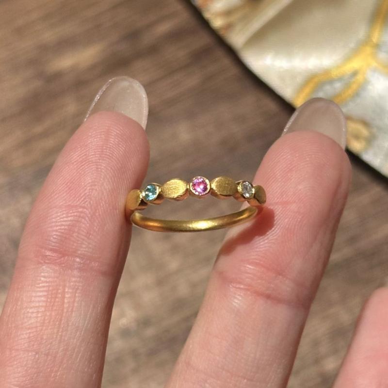 樂天商城 - 指輪 女性用 かわいい ドーパミンカラー 装飾 個性 ファッション バリエーション 軽量 高級感 リング アクセサリー ピンク系 イエロー系 普段使い 華奢デザイン 金属 シンプル トレンド