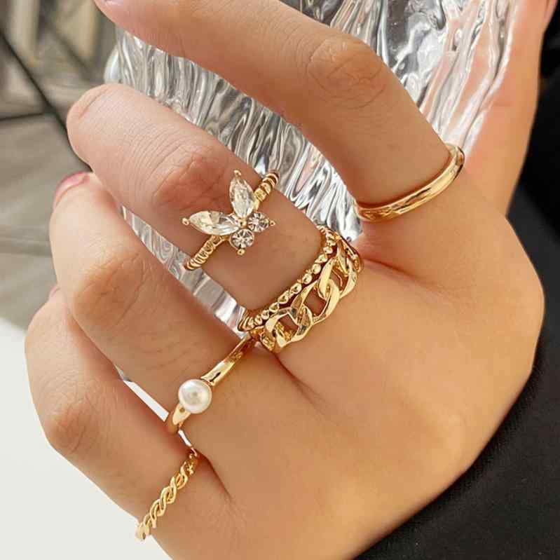 Rakuten - 指輪 セット 女性用 シンプル 合金 チェーン リング オープンデザイン 5個組 ヴィンテージ バタフライ モチーフ フルジルコニア 関節リング かわいい 普段使い 軽量 スタイリッシュ シルバー系 ゴールド系